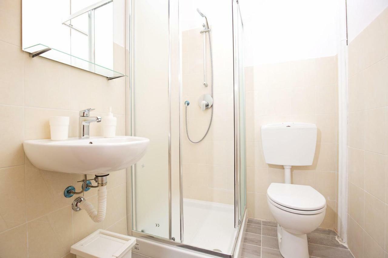 Ponte Tiberio Apartment Ріміні Екстер'єр фото